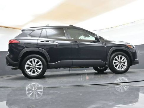 Used 2025 Toyota Corolla Cross LE AWD/4WD image 34