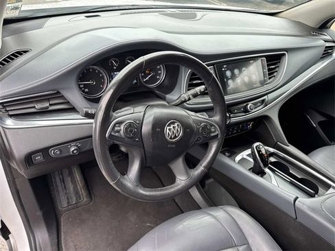 Used 2018 Buick Enclave Premium image 24