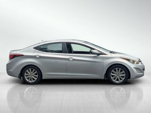 Used 2014 Hyundai Elantra SE w/ Option Group 02 FWD image 3
