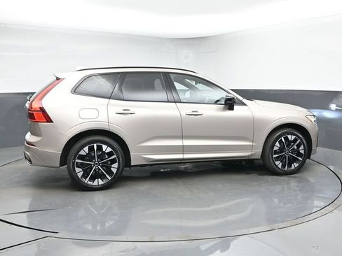 New 2026 Volvo XC60 B5 Plus w/ Protection Package Premier AWD/4WD image 9