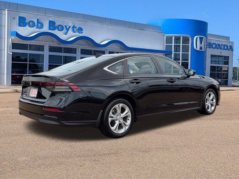 Used 2023 Honda Accord LX image 5