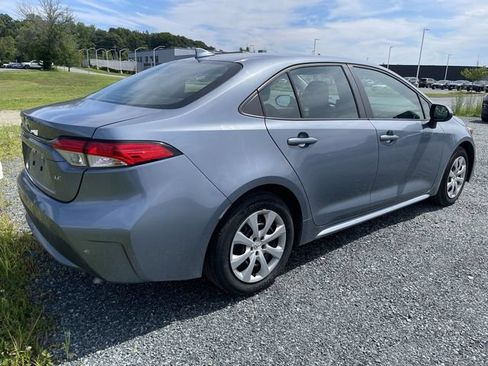 Certified 2022 Toyota Corolla LE FWD image 4