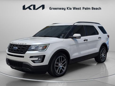 Used 2017 Ford Explorer Sport w/ Equipment Group 401A image 4