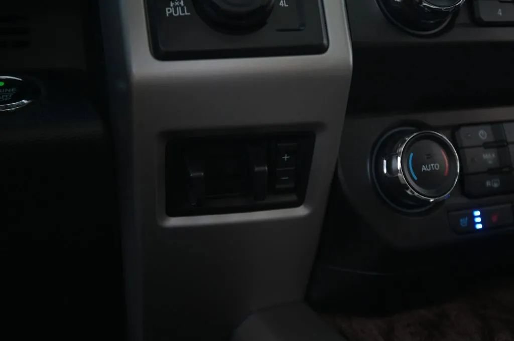 Used 2019 Ford F350 Lariat w/ Lariat Ultimate Package AWD/4WD image 27