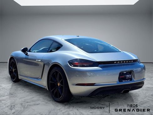 Used 2024 Porsche 718 Cayman RWD image 2