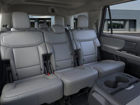 New 2026 Ford Expedition Active image 11