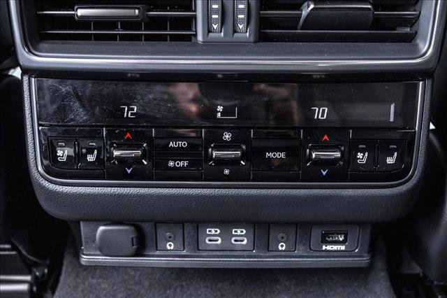 Used 2024 Lexus LX 600 4WD w/ Luxury Package image 22
