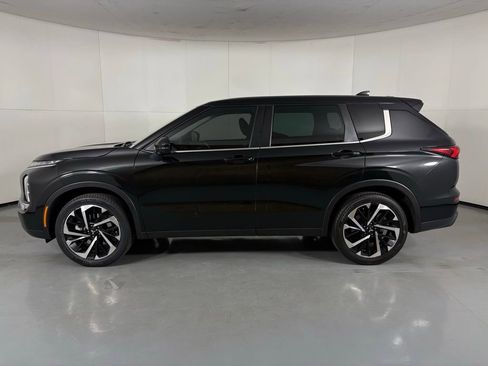 Used 2022 Mitsubishi Outlander ES image 5
