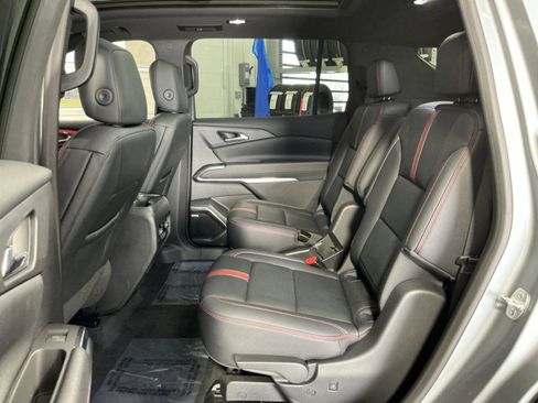 Used 2024 Chevrolet Traverse RS w/ LPO, Floor Liner Package image 32