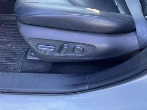 Used 2022 Toyota Highlander XLE image 30