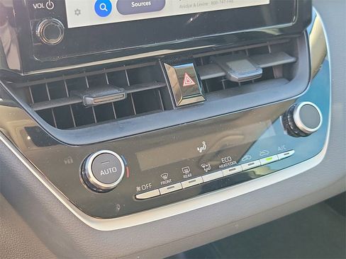 Used 2023 Toyota Corolla LE image 26