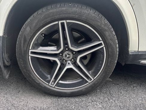 Used 2022 Mercedes-Benz GLS 580 4MATIC image 16