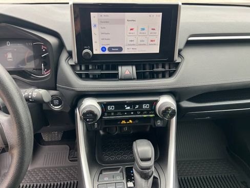Used 2025 Toyota RAV4 XLE image 16
