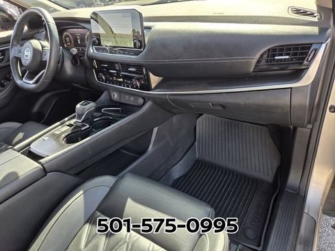 Used 2021 Nissan Rogue Platinum FWD image 18
