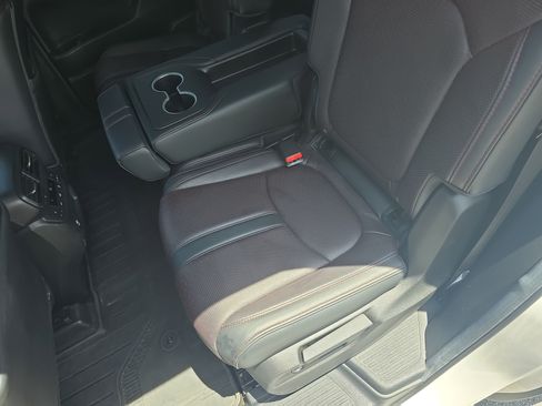 Used 2025 Honda Pilot Black Edition image 16