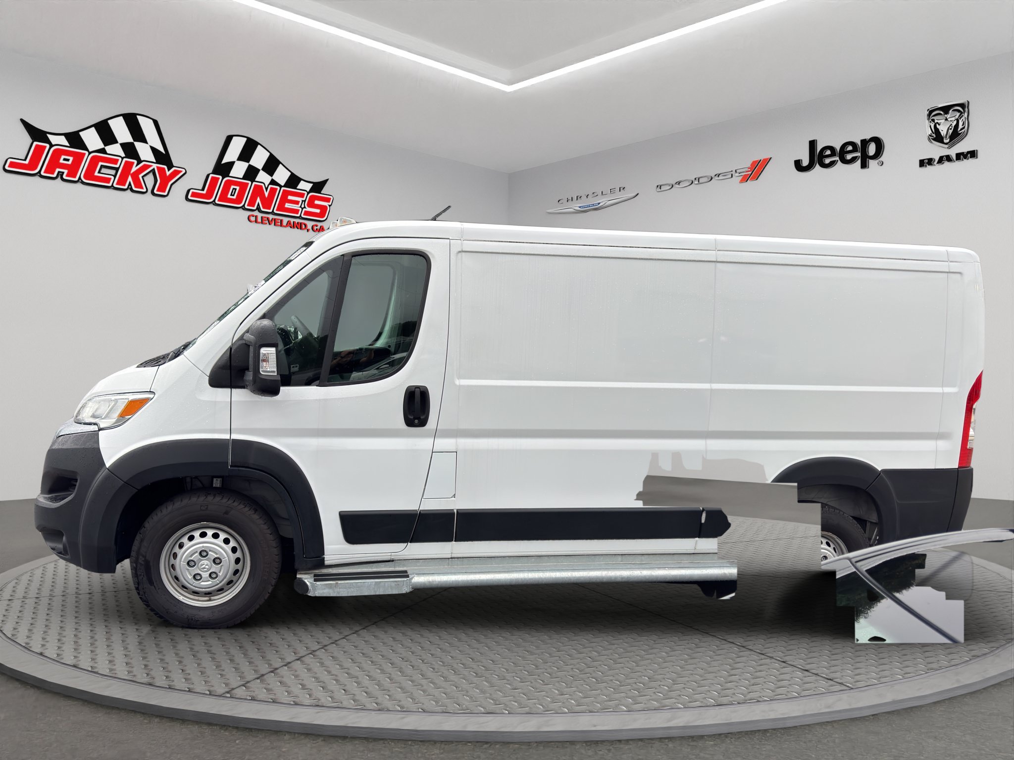 Used 2025 RAM ProMaster 2500 w/ U-Haul Equipment Group FWD image 2