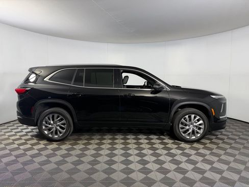 Used 2025 Buick Enclave Preferred AWD/4WD image 4