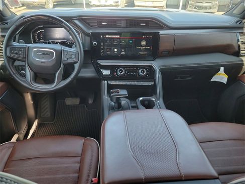 Used 2025 GMC Sierra 1500 Denali Ultimate image 9