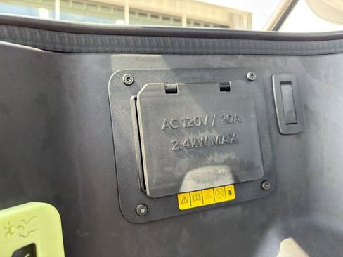 Used 2024 Ford F150 Lightning Lariat AWD/4WD image 15