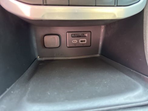 Used 2021 GMC Acadia SLT w/ Elevation Edition image 46