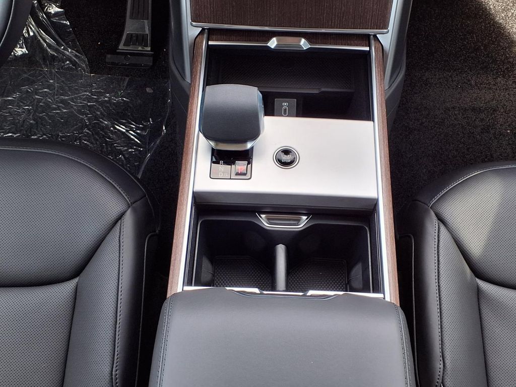 New 2026 Land Rover Range Rover Long Wheelbase SE AWD/4WD image 20