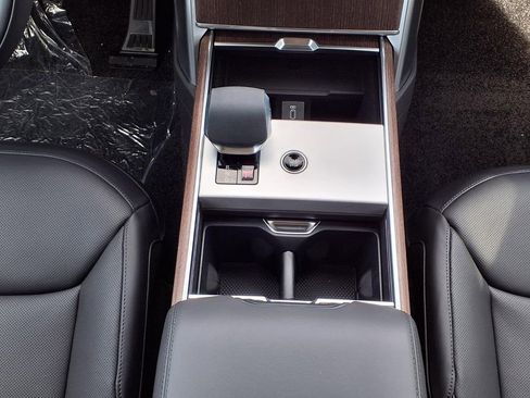 New 2026 Land Rover Range Rover Long Wheelbase SE AWD/4WD image 20