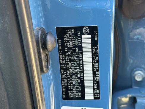 Used 2024 Toyota Camry SE FWD image 19