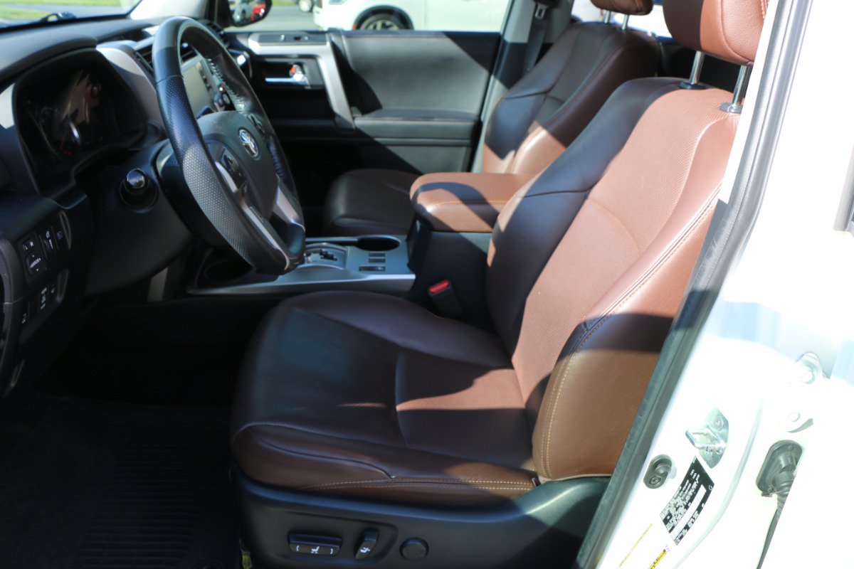 Used 2023 Toyota 4Runner Limited AWD/4WD image 31
