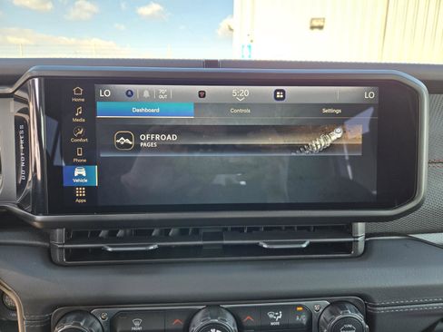 Used 2026 Jeep Wrangler Unlimited Rubicon image 11