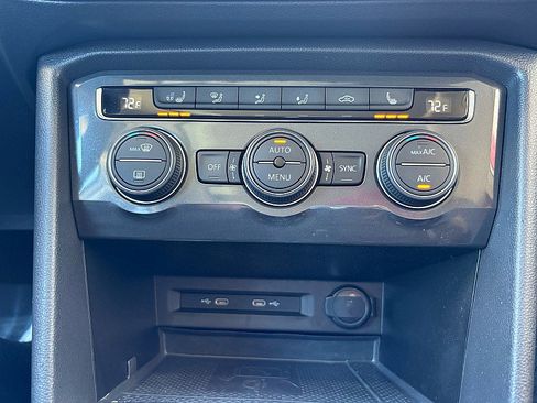 Used 2021 Volkswagen Tiguan SEL image 21