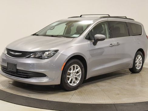 Used 2020 Chrysler Voyager Lxi image 6