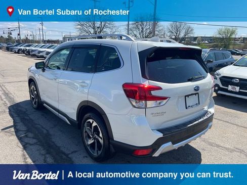Used 2022 Subaru Forester Touring AWD/4WD image 3