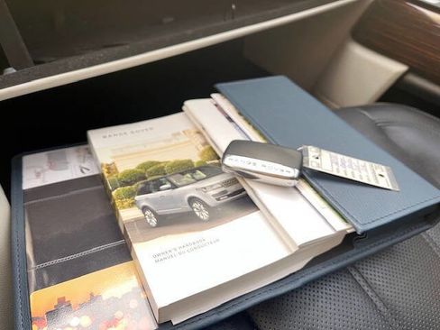 Used 2017 Land Rover Range Rover HSE image 26