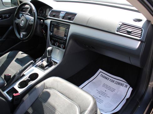 Used 2013 Volkswagen Passat TDI SE image 10