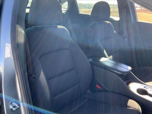 Used 2024 Chevrolet Malibu LT image 22