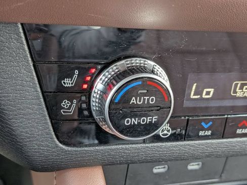 Used 2025 Mitsubishi Outlander SEL AWD/4WD image 26
