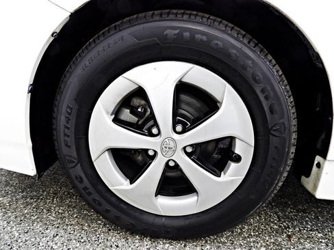 Used 2012 Toyota Prius Four image 18