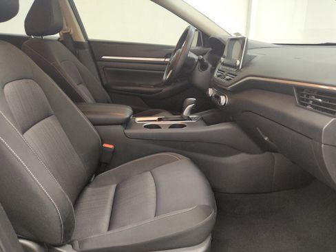 Used 2022 Nissan Altima 2.5 SV FWD image 21