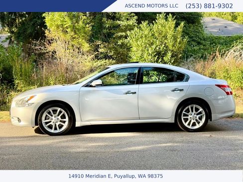 Used 2011 Nissan Maxima 3.5 SV w/ Monitor Pkg FWD image 2