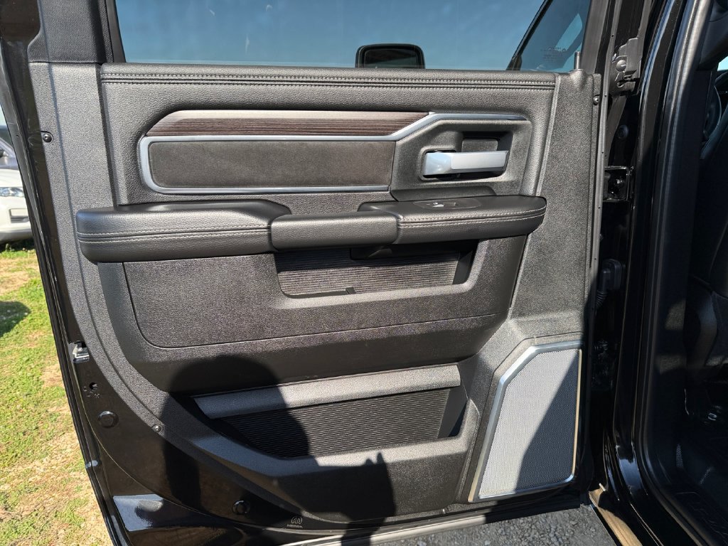 Used 2026 RAM 5500 4x4 Crew Cab w/ Laramie Trim Package image 35