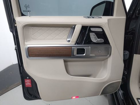 Used 2024 Mercedes-Benz G 550 image 5
