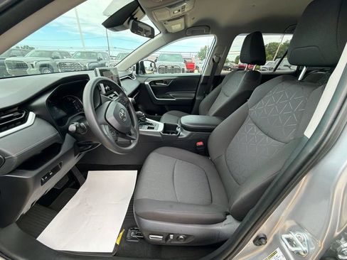 Used 2024 Toyota RAV4 XLE AWD/4WD image 9