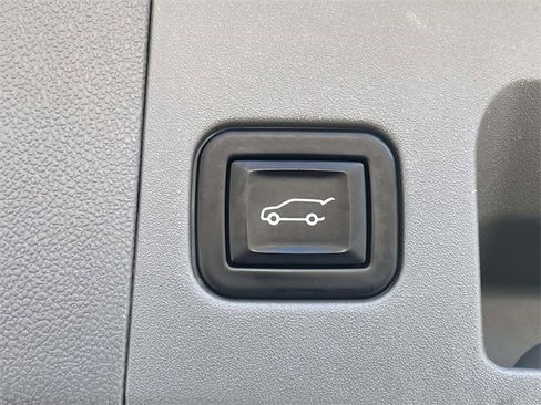 Used 2021 Cadillac XT5 Premium Luxury image 9