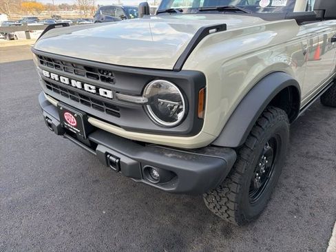 New 2026 Ford Bronco Big Bend w/ Black Diamond Package AWD/4WD image 8