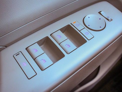 Used 2024 Hyundai Kona SE image 10