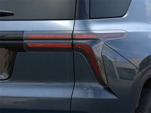 New 2026 Chevrolet Traverse LT w/ Midnight/Sport Edition image 12