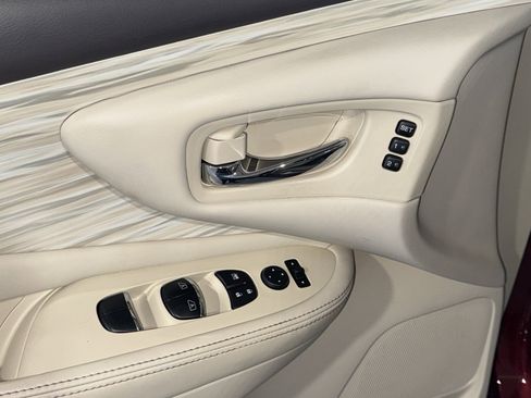 Used 2018 Nissan Murano Platinum image 18