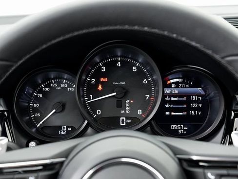 New 2026 Porsche Macan image 16