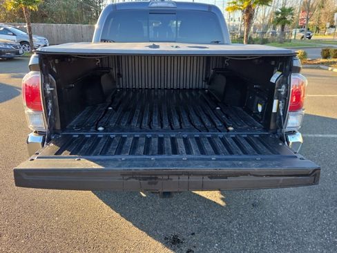 Used 2021 Toyota Tacoma TRD Off-Road image 16
