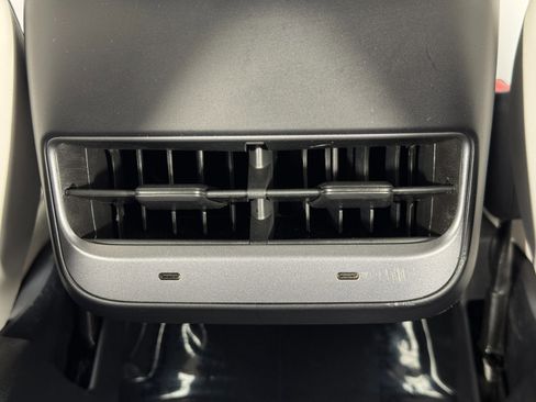 Used 2021 Tesla Model 3 Performance image 34